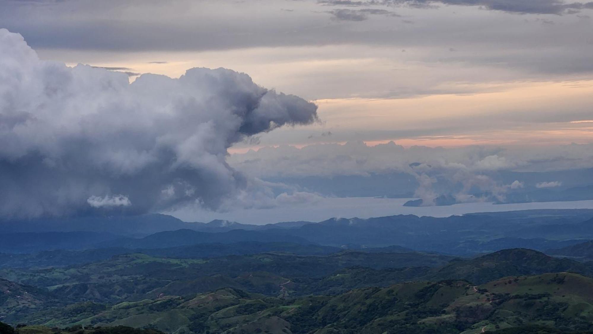 Twin Palms Lodge Monteverde Bagian luar foto